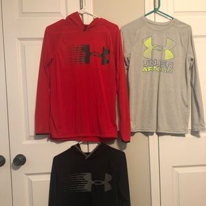 Youth Boys XL Under Armour long sleeve shirts